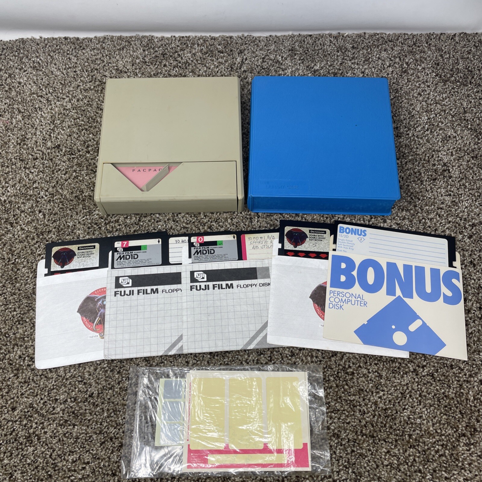 Vintage Floppy Disk Storage 5.25 Atari Commodore Apple Vintage Computer-image