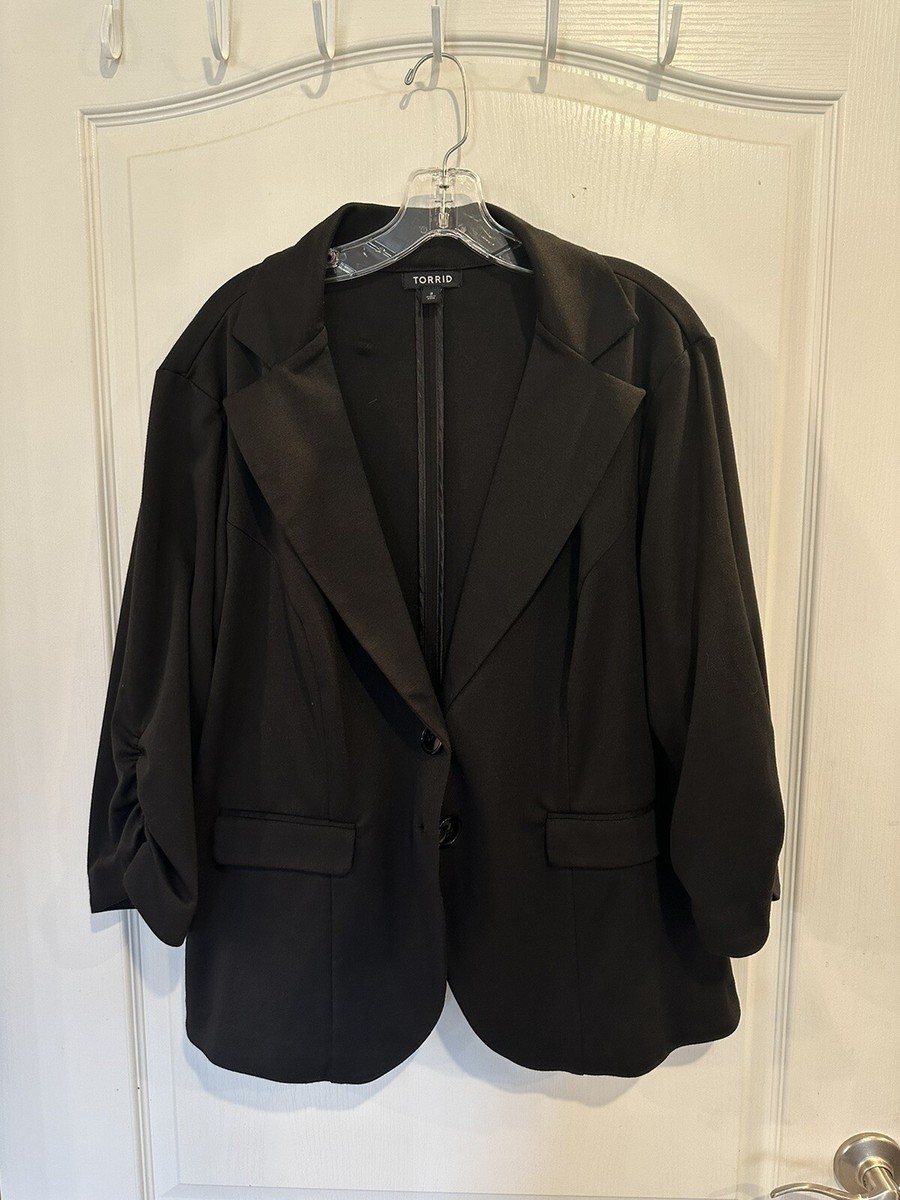 Torrid women’s Two Button ruched sleeves Black soft stretchy Plus  size