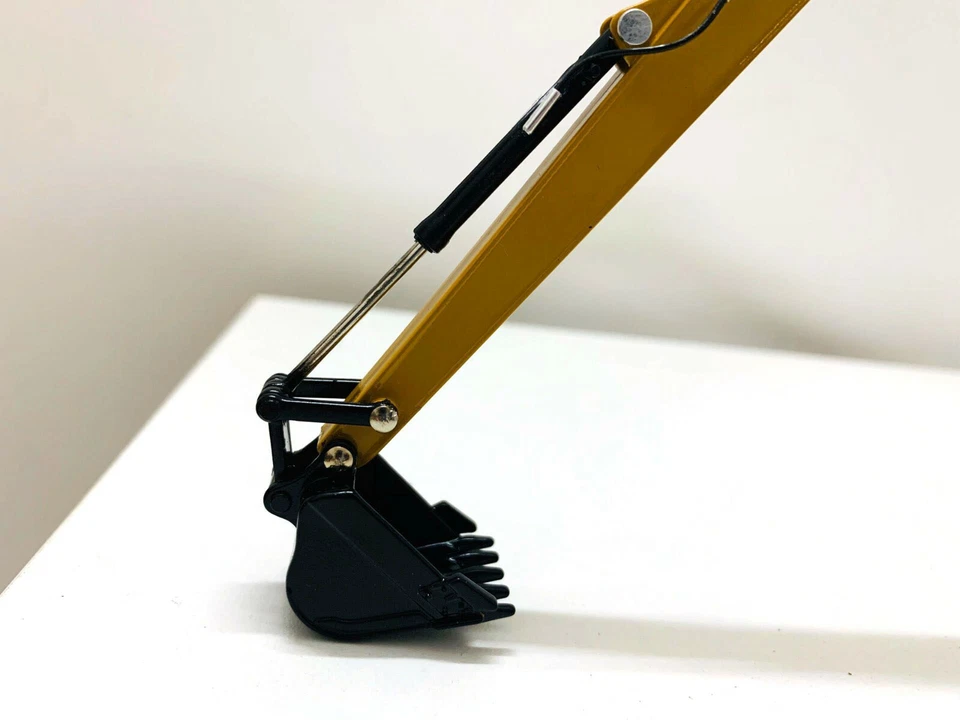 Caterpillar Cat 320D Long Reach Excavator Yellow 1:50 Scale Engineering Vehicles - Image 3 of 4