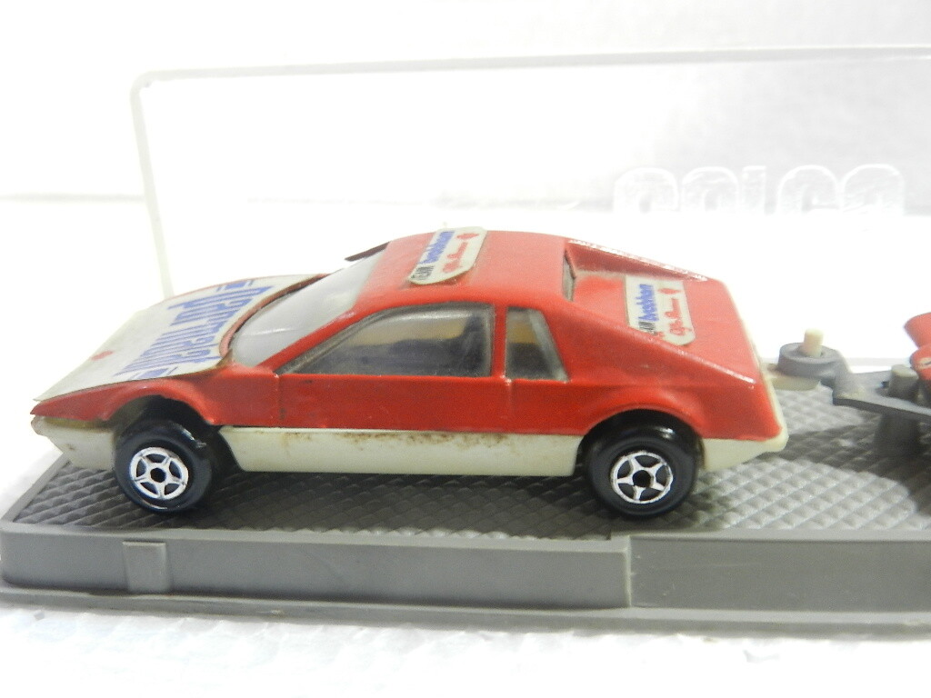 Foto 11 di 12