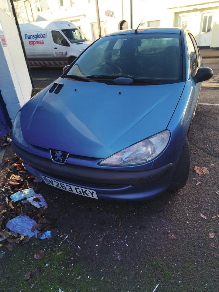 Peugeot 206 1.4 Spares Or Repair M.O.T Failure - Image 2 of 4