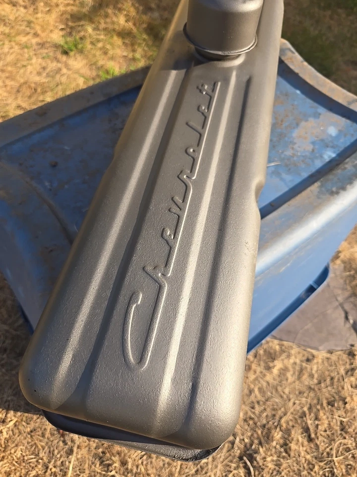 Camión Chevrolet 235 1954-62 de colección cubierta de válvula de escritura de 6 cilindros en línea Chevy Impala Foto 2 de 4