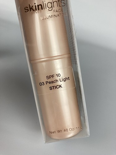 Revlon Skin lights Face Illuminator PEACH LIGHT Stick NOS - Picture 2 of 2