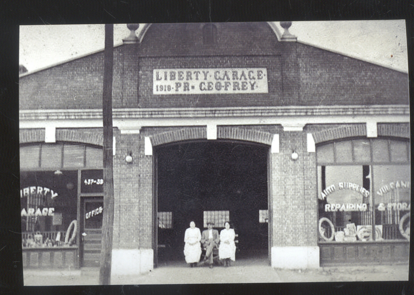REAL PHOTO STEELTON PENNSYLVANIA PA LIBERTY GARAGE ADVERTISING POSTCARD