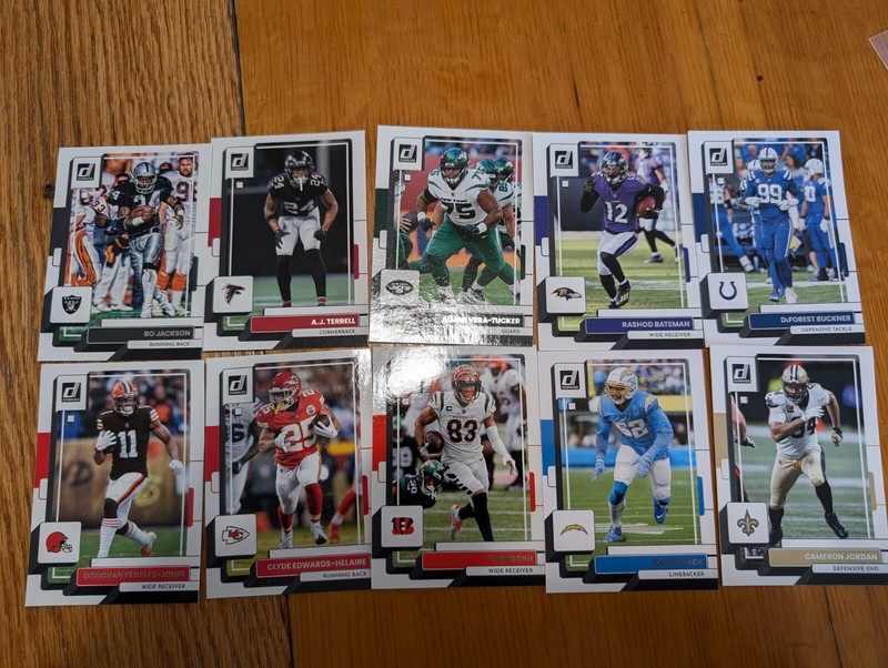 Lot Of 10 NFL Sports Cards