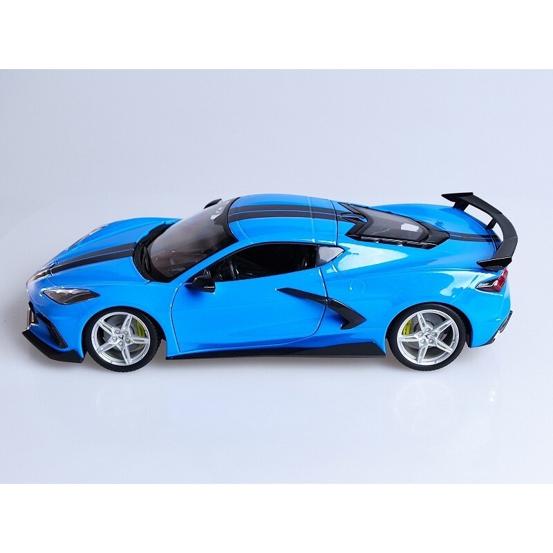 2020 CHEVROLET CORVETTE STINGRAY C8 BLUE BLACK STRIPES MAISTO 1:18