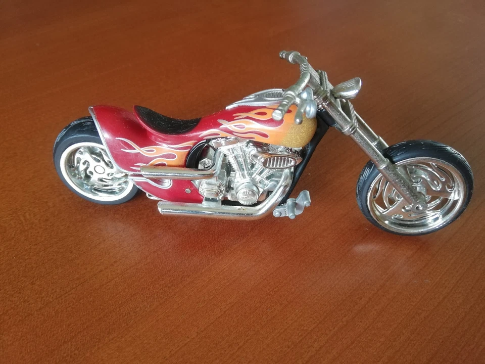 Hot Wheels Twin Flame Fiamme Arancione Mattel Moto Modello Scala 1/18 Modellino - Immagine 2 di 2