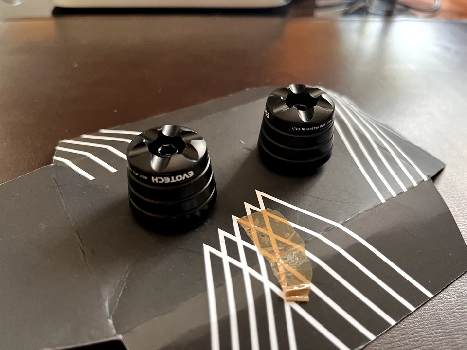 Evotech Contrappesi Manubrio - Triumph Speed Triple 1050 nero - Immagine 3 di 3