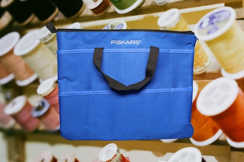 Fiskars Scrapbooking Bag/Tote Organizer, Zippered,Arts & Crafts, Lots of Pockets