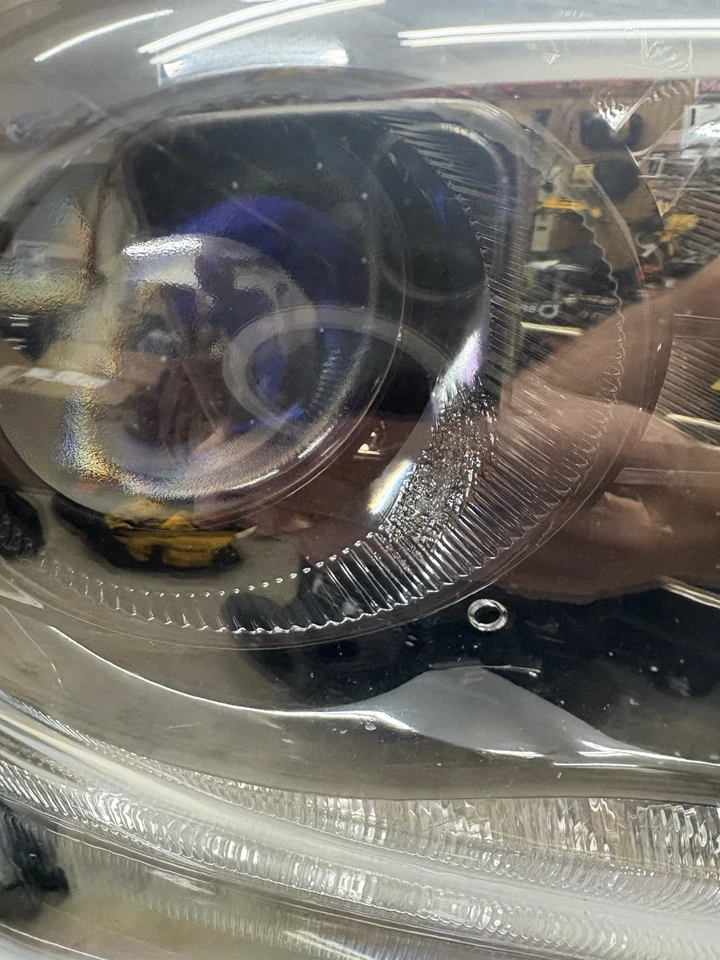 Faro negro estilo proyector derecho usado OEM 12-18 RAM 1500 Mopar de fábrica Foto 3 de 4