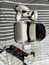 Meta Quest 2 128GB All-in-One VR Headset With Stand Charger, Used