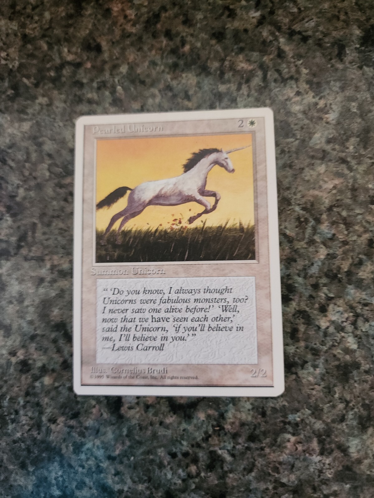 Magic the Gathering MTG Pearled Unicorn (39) Fourth Edition   NM w5