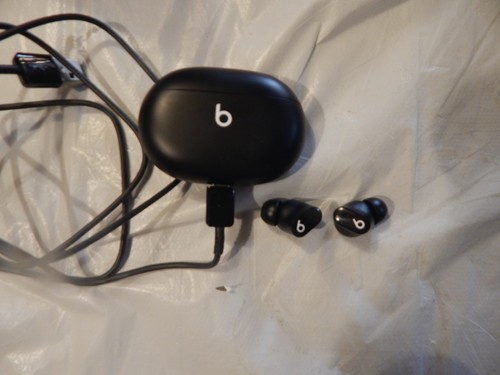BLACK APPLE A2513 BEATS STUDIO 