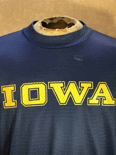 Camiseta deportiva vintage de los años 70 de la Universidad de Iowa de malla azul para hombre Artex grande nailon - Imagen 2 de 9