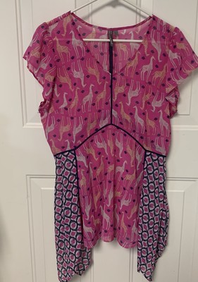 New Directions Sheer Pink Navy Flutter Sleeve Giraffe Print Shark Bite Hem Sz S