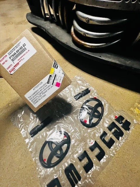 (1) Toyota 4Runner SR5 Matte Black Out Emblem Kit Pt948-89180-02 OEM genuine TRD - Image 4 of 4