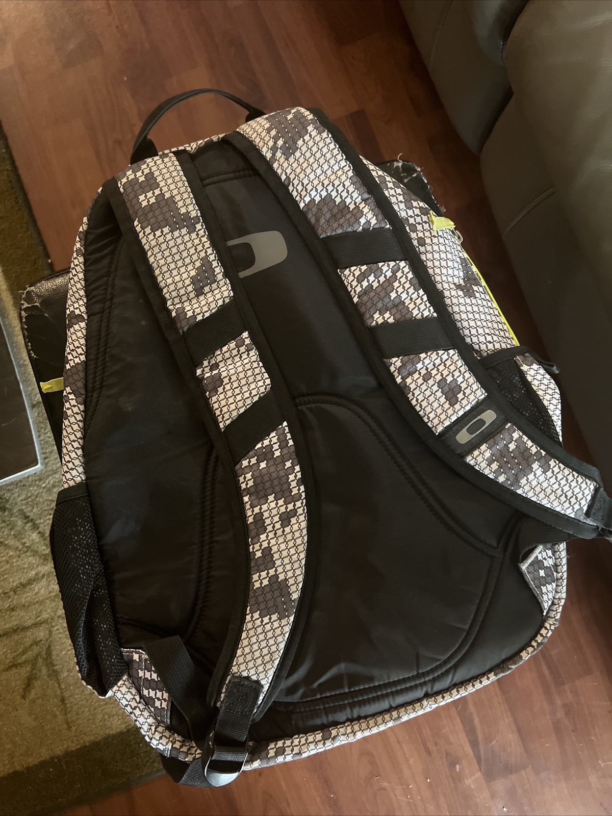 Oakley Backpack Multi-Compartment White Camo W/ L… - image 3