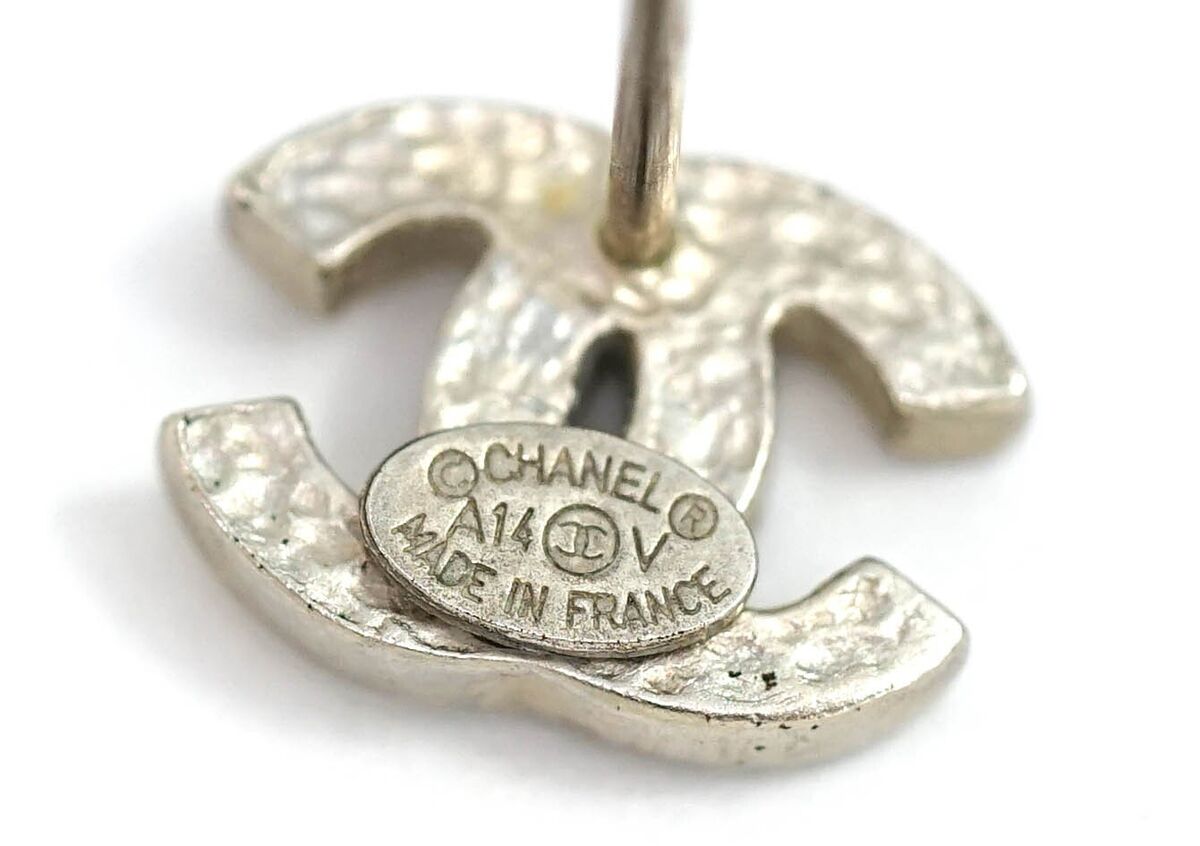 CHANEL CC Logos Rhinestone Stud Earrings Silver Tone 07P CHANEL CC Logos Rhinestone Stud Earrings Silver Tone 07P