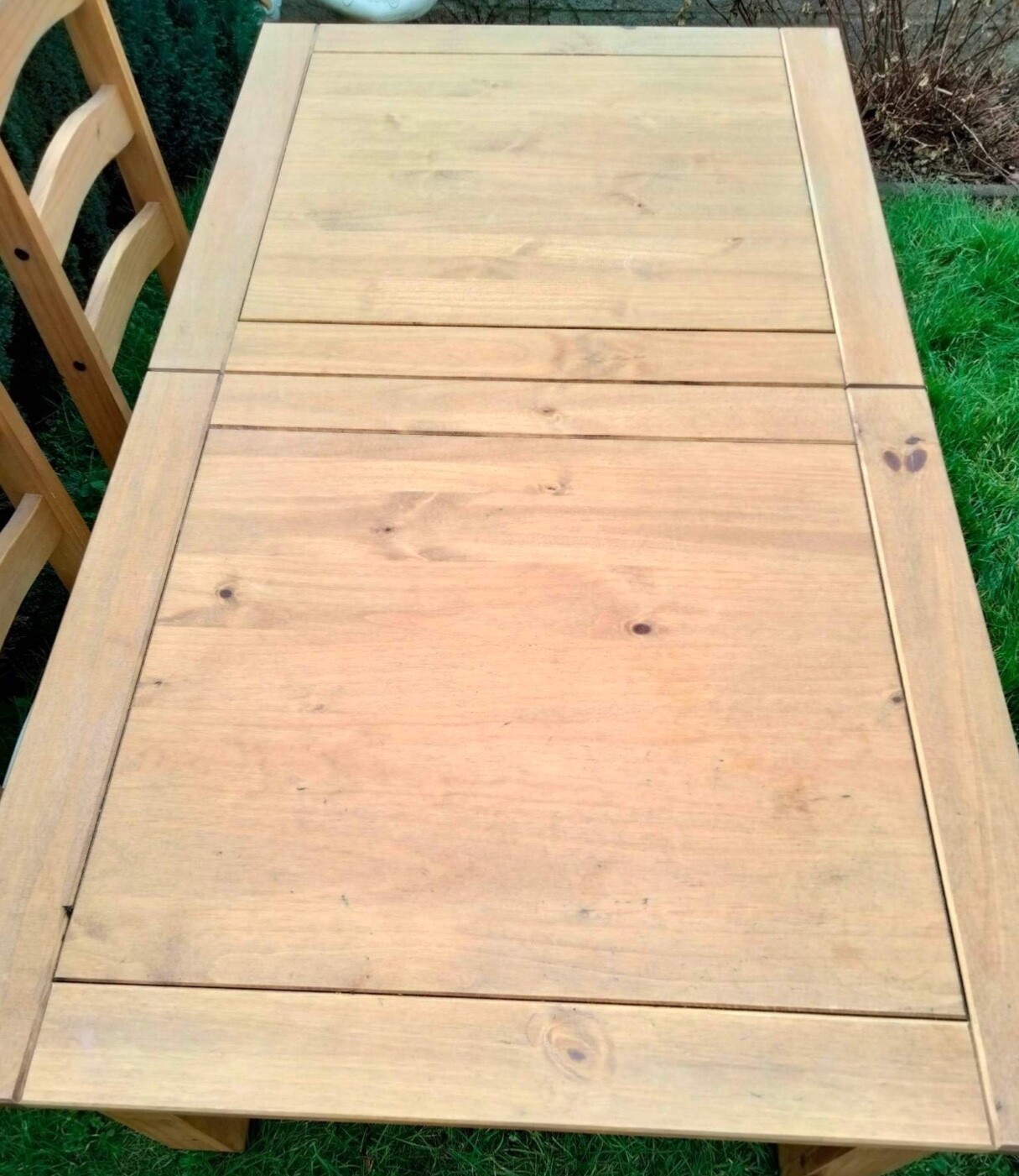 Corona Mexican pine extending dining / kitchen table with 4 matching