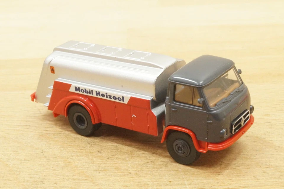 HO 1:87 Brekina 43223 Borgward B 655 Cisterne "Mobil Heizoel" NUOVO in OVP - Immagine 2 di 4