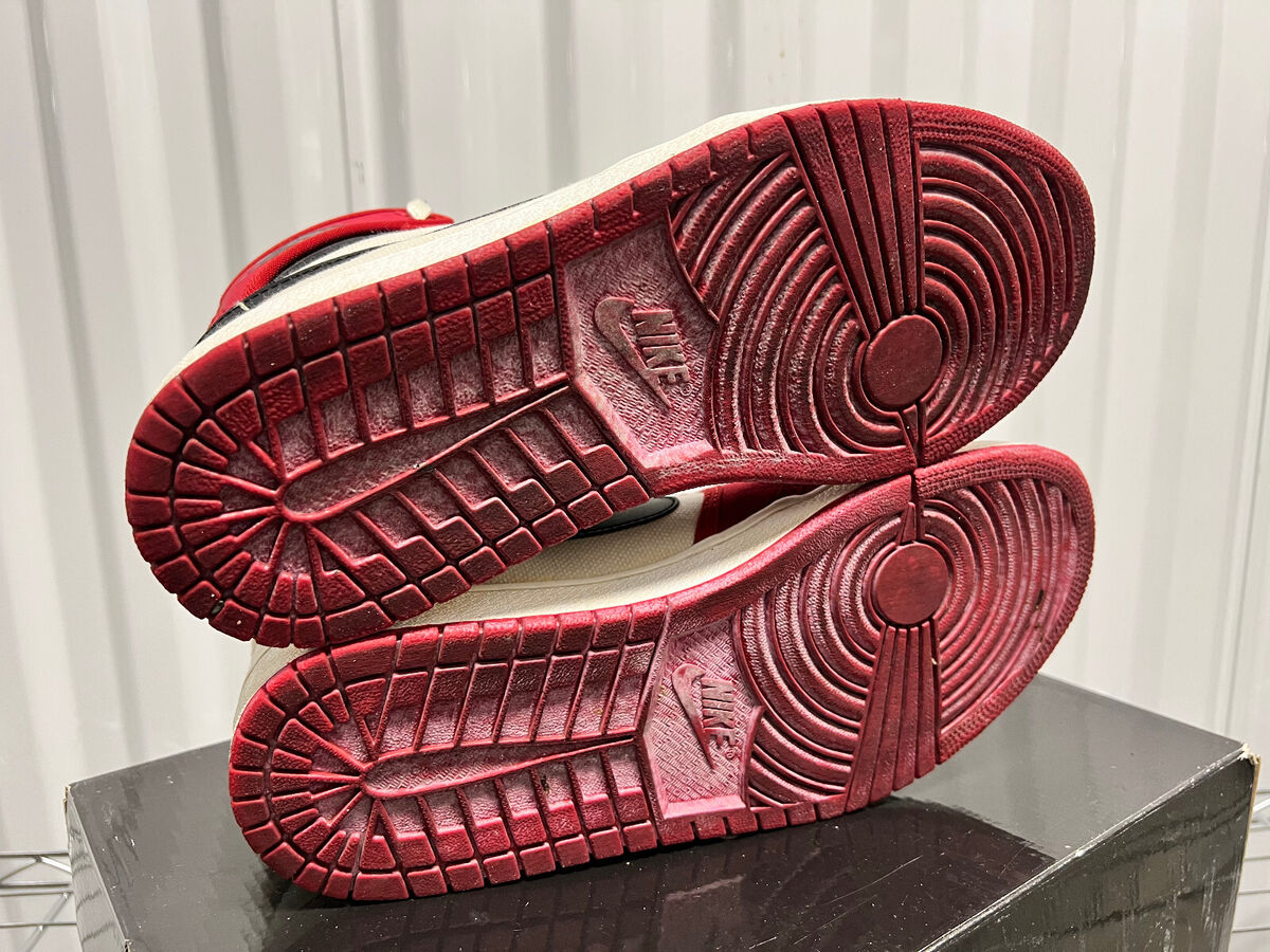 Size 9 - 2010 Nike Air Jordan 1 I Retro High KO Chicago Size 9 - 2010 Nike Air Jordan 1 I Retro High KO Chicago