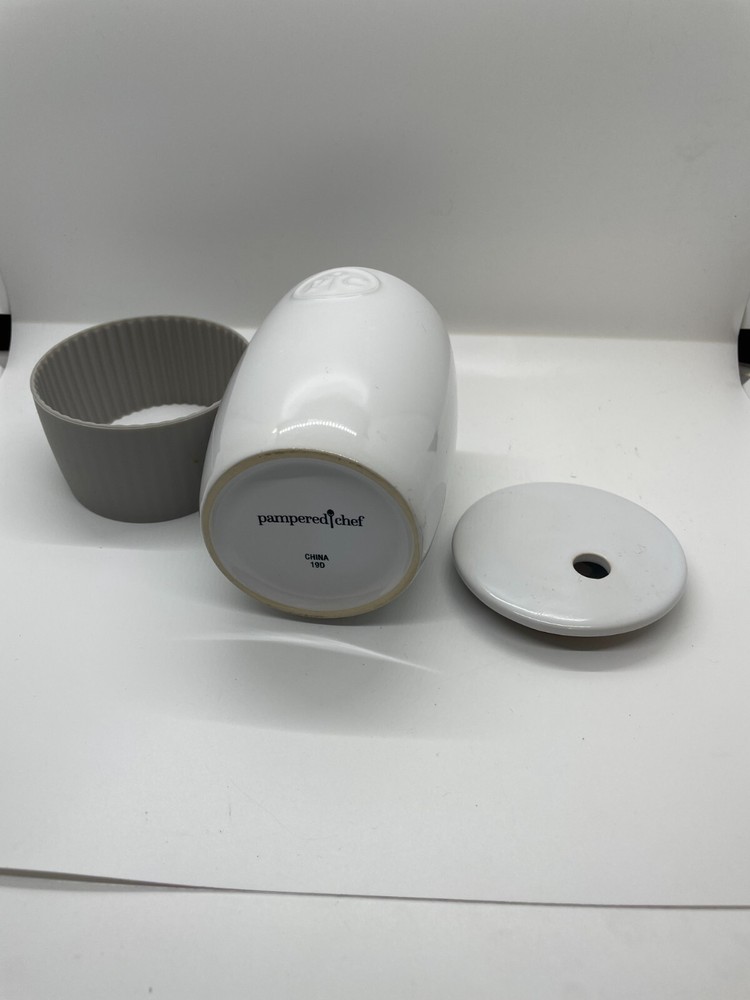Pampered Chef White Gray Egg Cooker Soup Coffee Mug with Non-Slip Gripper