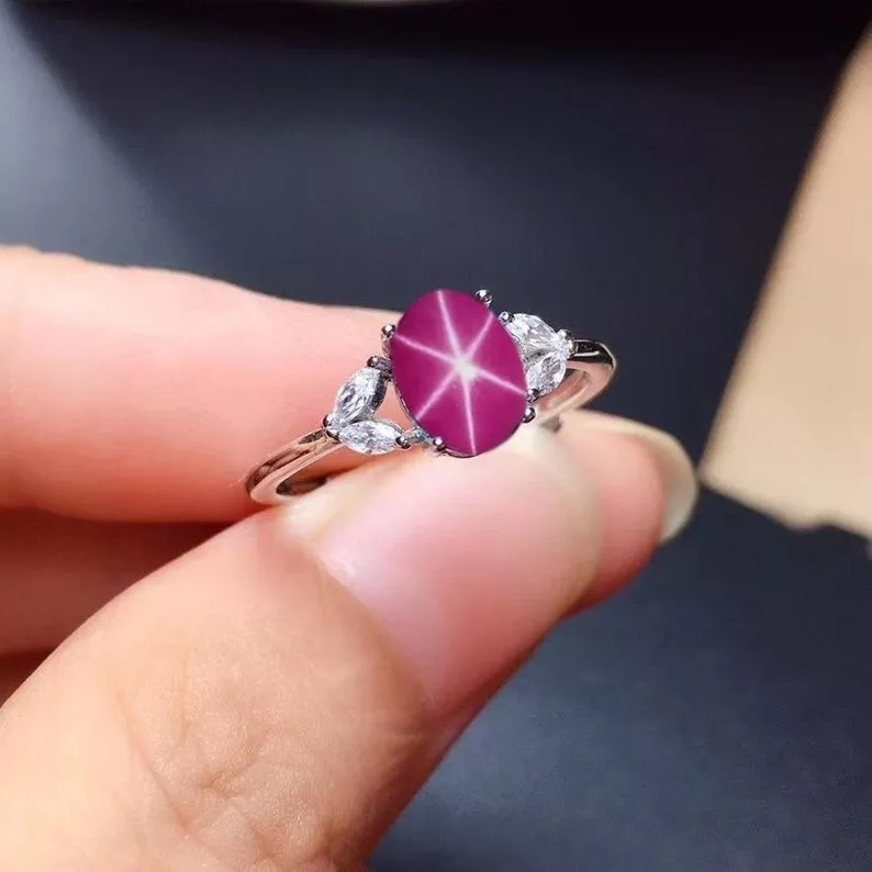 Pink lindy star ring deals