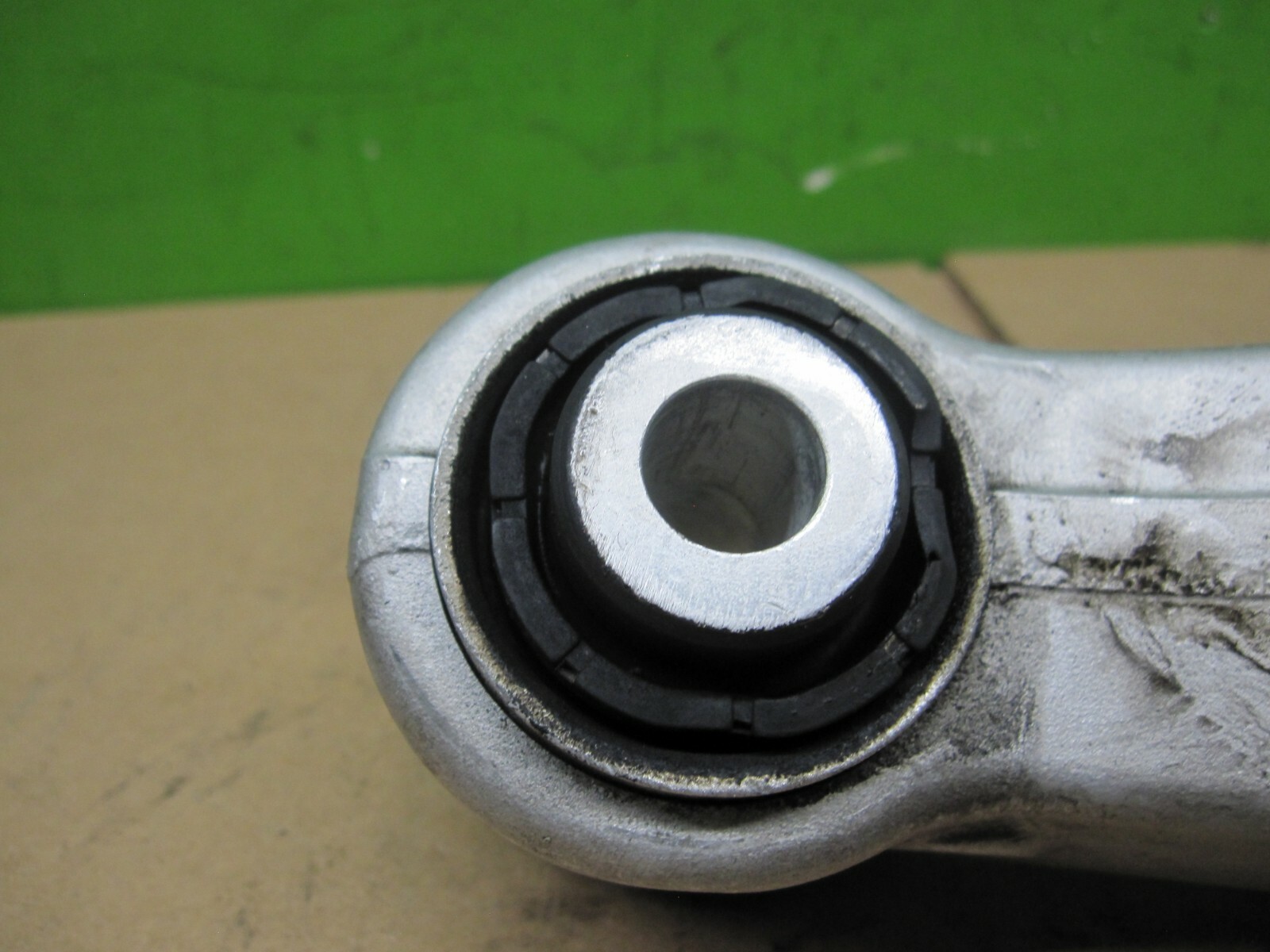 2014-18 Maserati  Quattroporte Front Left Driver  Lower Lever 670007180 