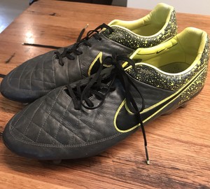 size 15 nike soccer shoes