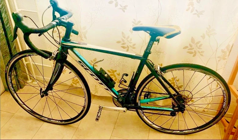 Scott Contessa Solace 25 – Women’s Carbon Road Bike | Shimano 105 11-Speed | 17