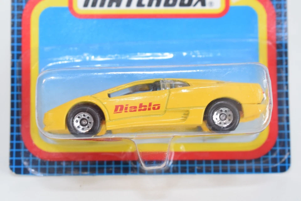 Caja de cerillas B86 1:64 3 pulgadas 3 pulgadas MB49 MB-49 LAMBORGHINI DIABLO AMARILLO SIN USAR, EN CAJA Foto 2 de 4