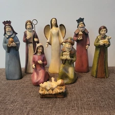 8 Piece Tii Collections Resin 8” Nativity Figurine Set C9529