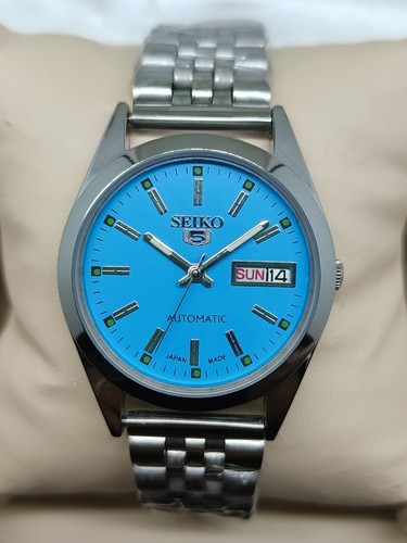 Seiko 5 Automatic Day-Date Watch – Blue Dial, Stainless Steel Bracelet