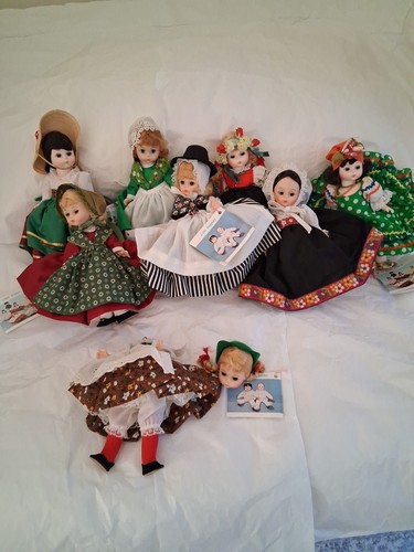 8 Vintage Madame Alexander International dolls 8" vintage lot 1980s Read