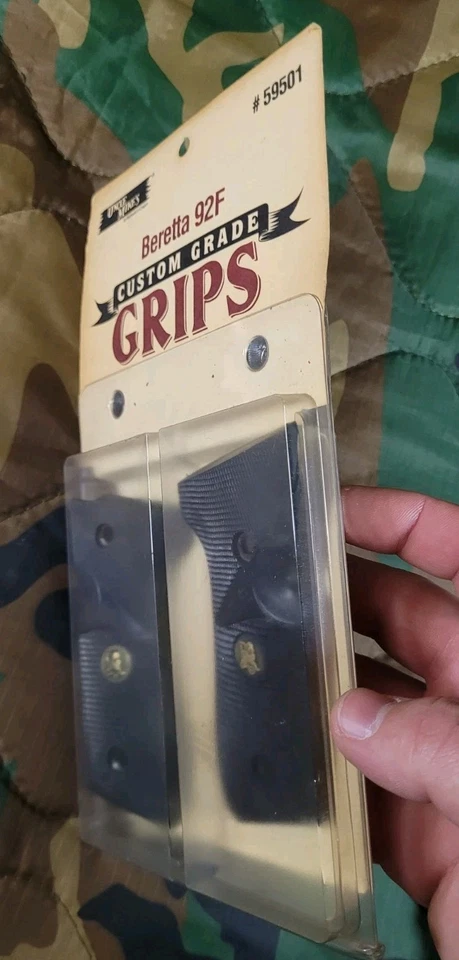 Empuñaduras Pachmayr para Beretta 92 F de goma negra en un solo embalaje de micrófonos Foto 3 de 4
