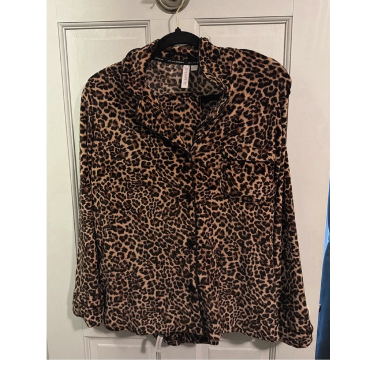 Women’s S Leopard Animal Print Collared Button Front Long Sleeve Pajama Top