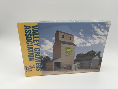 Walthers Cornerstone - N - Valley Growers Association - Structure Kit 933-3251