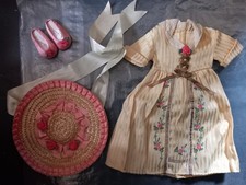 American girl Felicity  Tea Lesson Outfit, complete, rare, retired