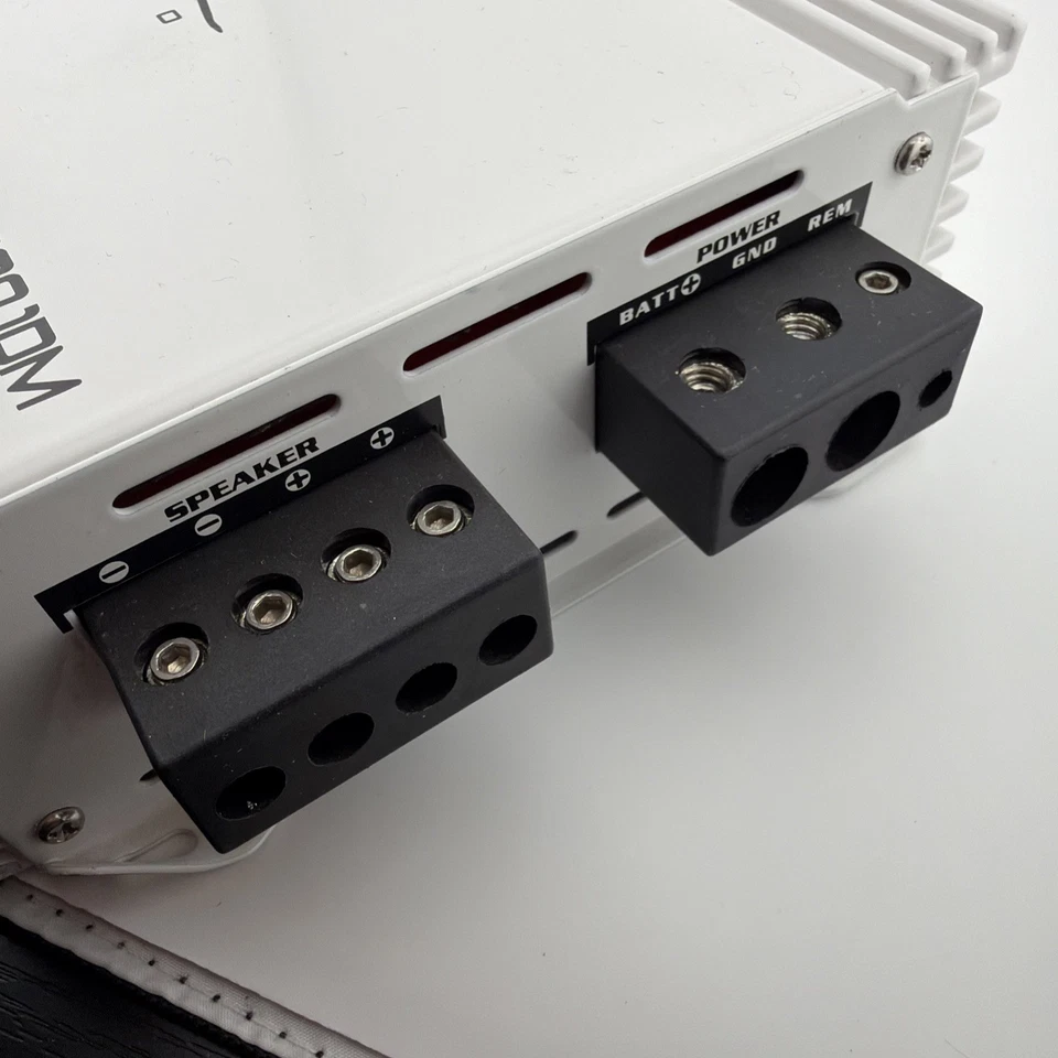 READ SKAR AUDIO RP-800.1DM MONOBLOCK CLASS D 1,200 WATT MAX MARINE SUB AMPLIFIER - Image 2 of 4