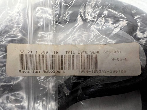 BMW E30 Tail Light Gasket OEM 1380419 - Picture 2 of 3