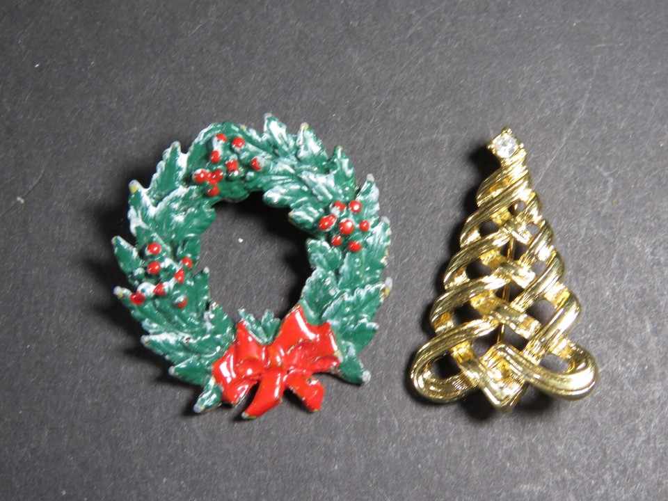 6 Vintage Christmas Brooch Pin Lot Enamel Trees Bells Bear Wreath