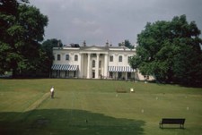 The Hurlingham Club A Game Of Croquet In Progress On A Lawn In Fro - Foto antigua