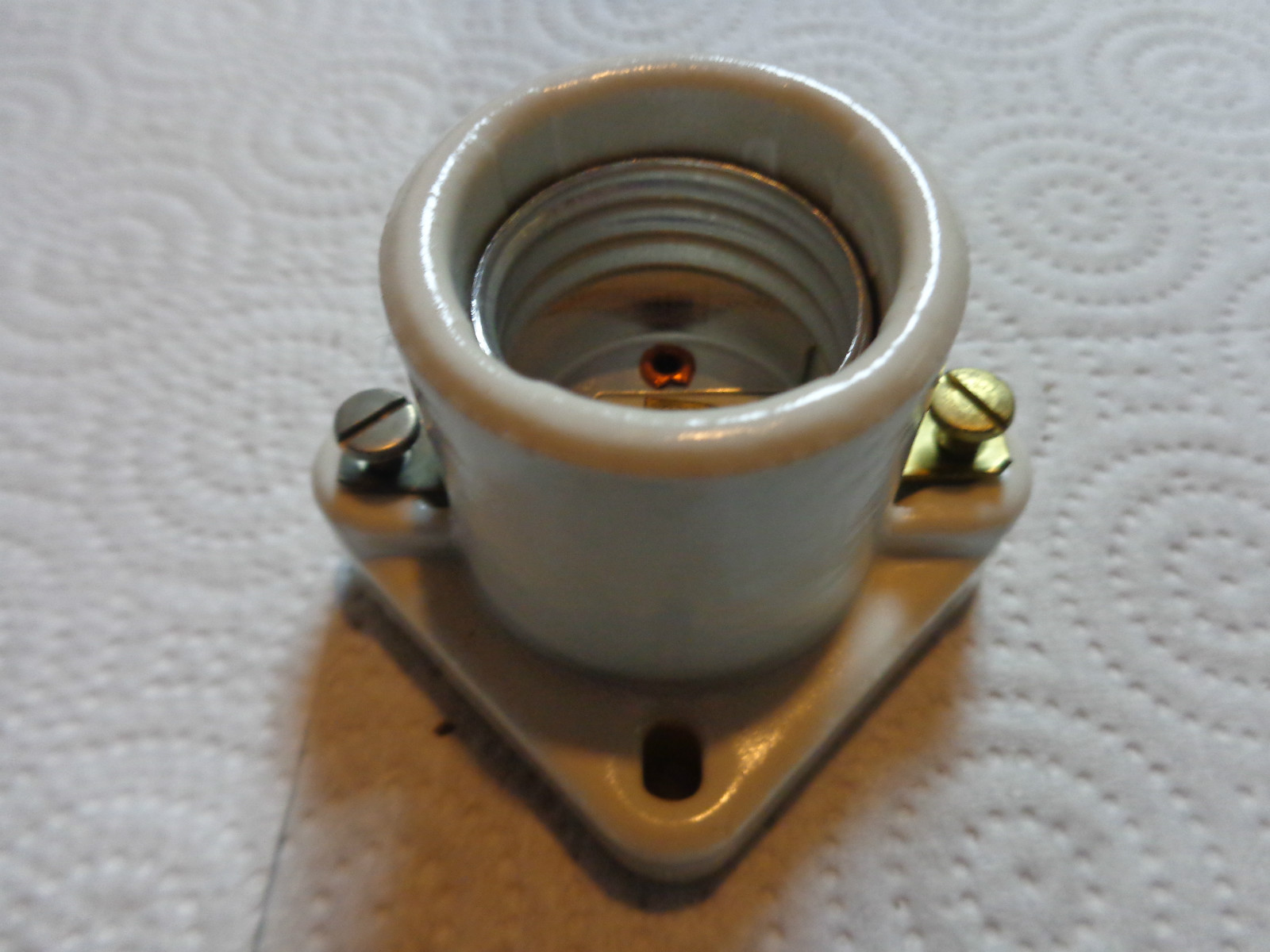 LEVITON 19062 660W250V PORCELAIN LAMPHOLDER eBay