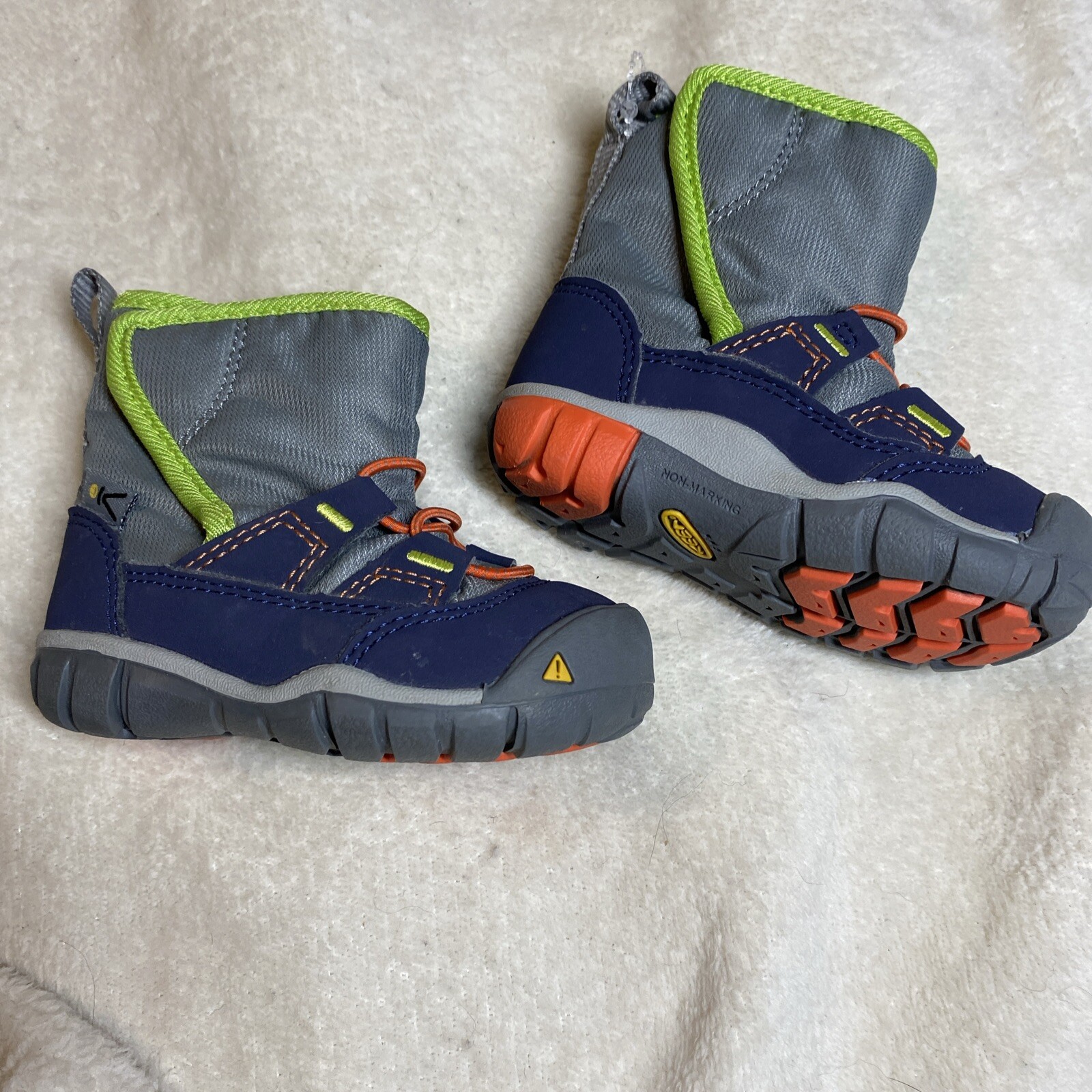 Stivali invernali Keen bambino ragazzo slip on grigio blu neve taglia 4 nuovi senza etichette