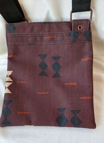 Dakine Jive Slim Crossbody Purse Adjustable Strap Dark Maroon Aztec Patterned - Picture 2 of 8