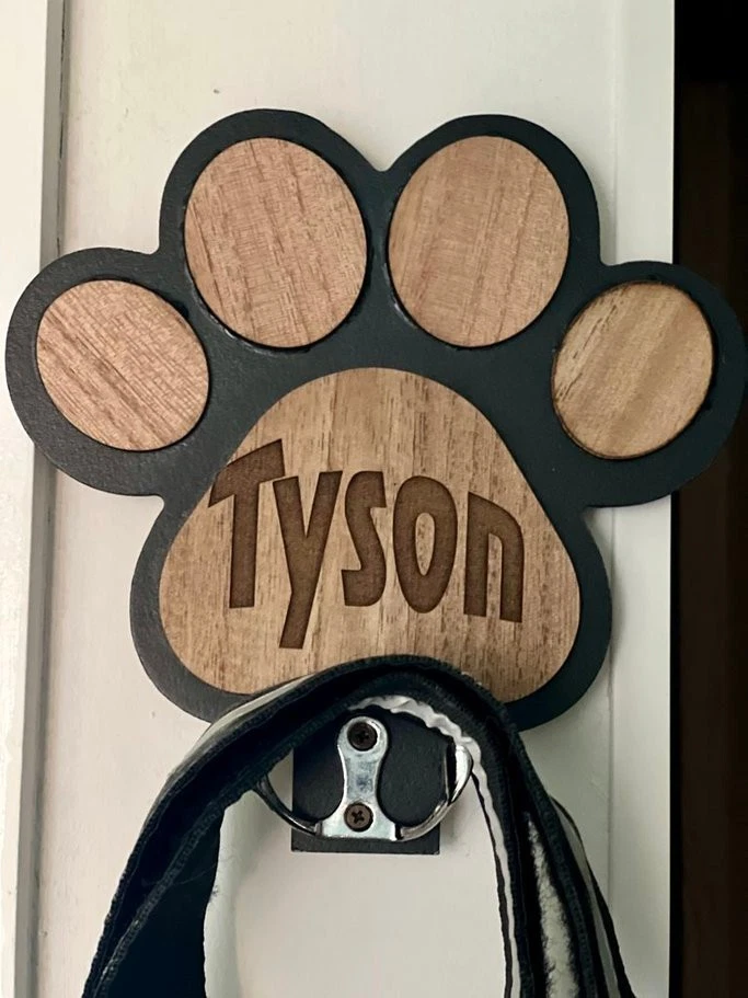 Lindo gancho personalizado para cachorro soporte de correa de perro de madera colgante de pared con nombre  Foto 2 de 4