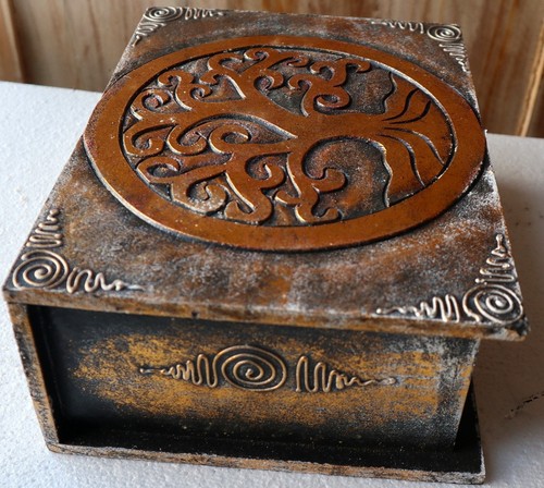 Scatola porta gioie in legno con inciso Albero della vita color oro e bianco - Picture 6 of 7