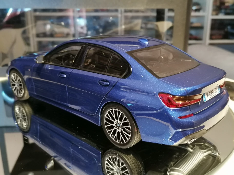 Norev 1/18 BMW Serie 3 Limousine Marina Bay Blue Dealer Ed GORGEOUS MINT Boxed - Immagine 2 di 4