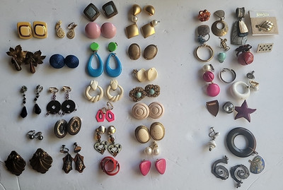 LOT OF VINTAGE CUSTOME JEWELRY CLIP EARRINGS & 'ONE OF'S'  #C