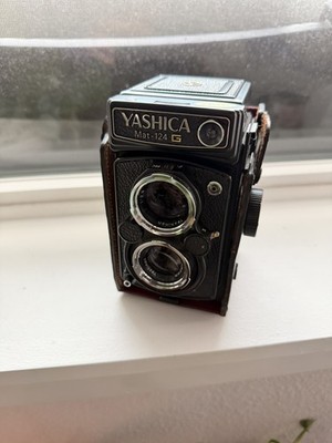 Yashica Mat-124G Medium Format TLR Film Camera